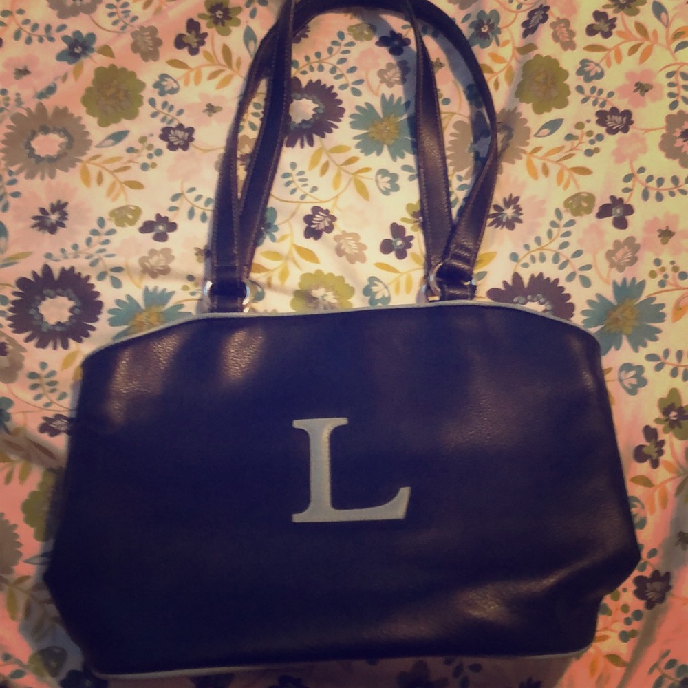 A “L” initialed purse
